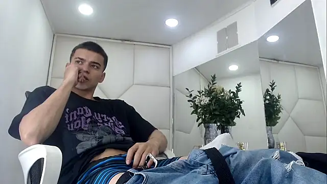 SanttiiBuck online show from February 27, 2026, 12:05 pm