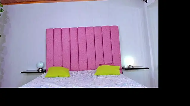 Snapshot of JennieRider chatting on March 11, 2026, 7:09 pm JennieRider online show from March 11, 2026, 7:09 pm