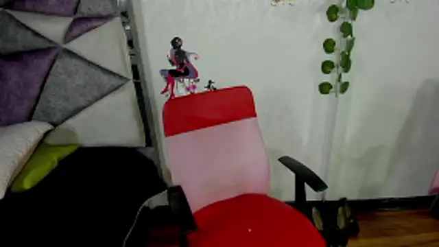 JennieRider online show from May 8, 2026, 4:45 pm