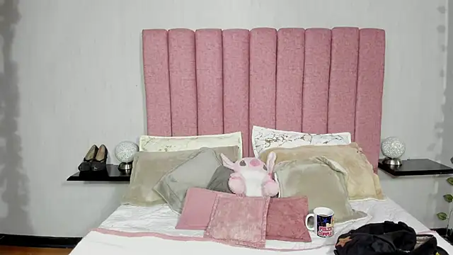 JennieRider online show from July 13, 2026, 8:00 pm