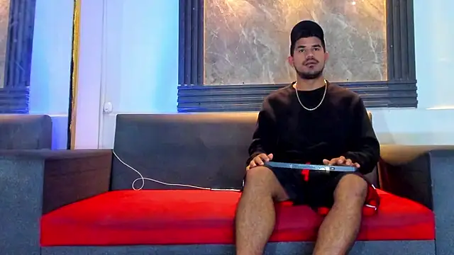 Latins on fire online show from April 12, 2026, 11:37 am