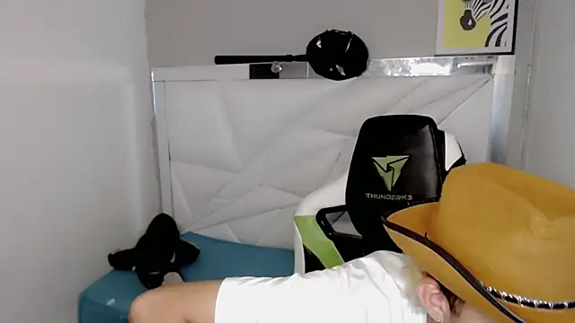 Street poemm  online show from March 4, 2026, 9:26 am