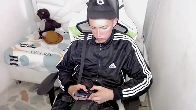 Street poemm  online show from March 13, 2026, 3:35 am