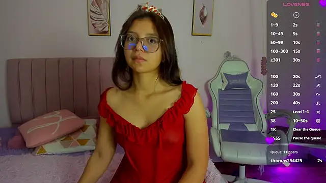 Zoow bluussh online show from April 3, 2026, 12:36 pm