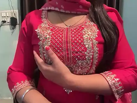 Avneet kaurr1 online show from April 27, 2026, 2:20 am