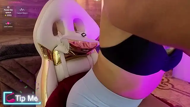 miiaboss  online show from June 23, 2026, 11:52 am