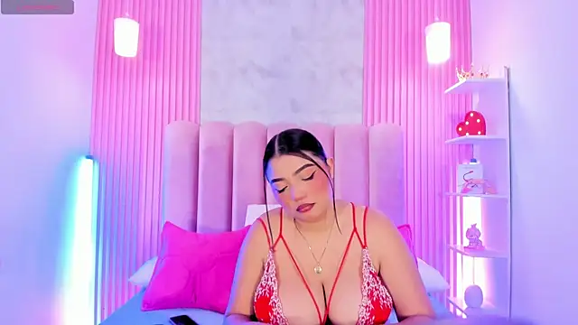 Snapshot of ArianaRougee chatting on June 10, 2026, 4:01 am ArianaRougee online show from June 10, 2026, 4:01 am