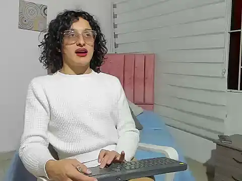 Snapshot of Maverick_angel chatting on April 13, 2026, 4:34 pm Maverick angel online show from April 13, 2026, 4:34 pm