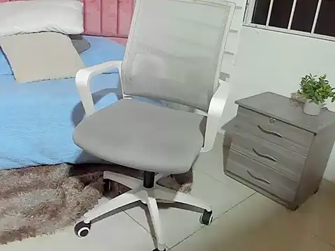 Snapshot of Maverick_angel chatting on April 15, 2026, 5:09 pm Maverick angel online show from April 15, 2026, 5:09 pm