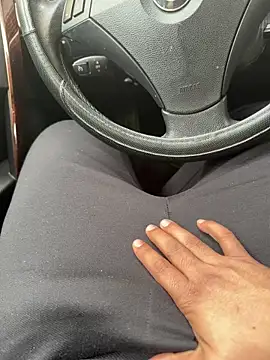 adoroadorazione online show from March 6, 2026, 3:19 pm