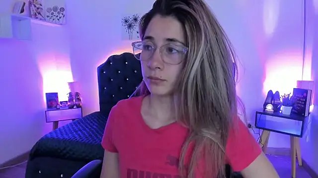 Snapshot of SaraRoadess chatting on March 2, 2026, 7:43 pm SaraRoadess online show from March 2, 2026, 7:43 pm