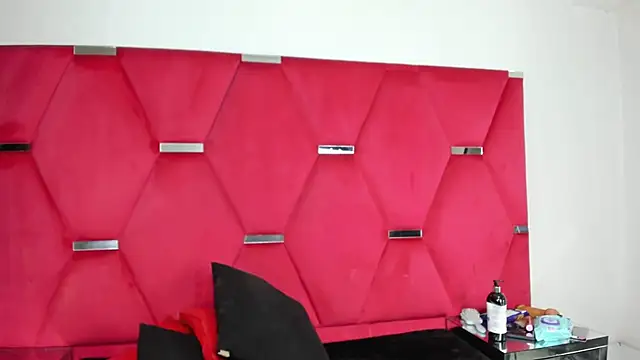 Alicee Grey online show from April 14, 2026, 5:41 pm