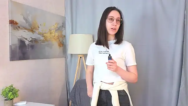 Snapshot of DoraWhitrock chatting on February 23, 2026, 5:16 am DoraWhitrock online show from February 23, 2026, 5:16 am