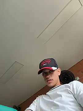 HarryGaze online show from April 14, 2026, 4:13 pm