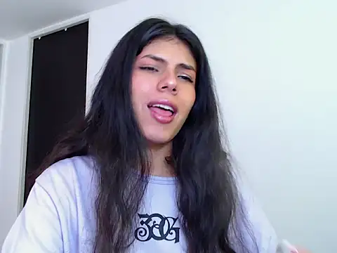 Snapshot of Mini_Sky chatting on February 25, 2026, 1:21 pm Mini Sky online show from February 25, 2026, 1:21 pm