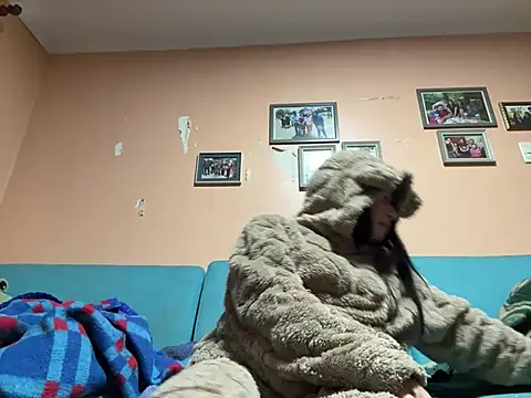 Soylilayblue online show from April 26, 2026, 11:57 pm