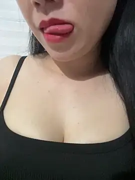 Snapshot of Vetuner_sexy chatting on February 25, 2026, 1:04 am Vetuner sexy online show from February 25, 2026, 1:04 am