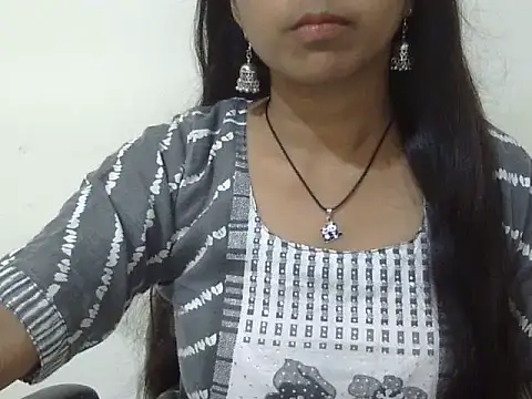 Snapshot of cute_momo_love chatting on June 12, 2026, 5:39 am cute momo love online show from June 12, 2026, 5:39 am