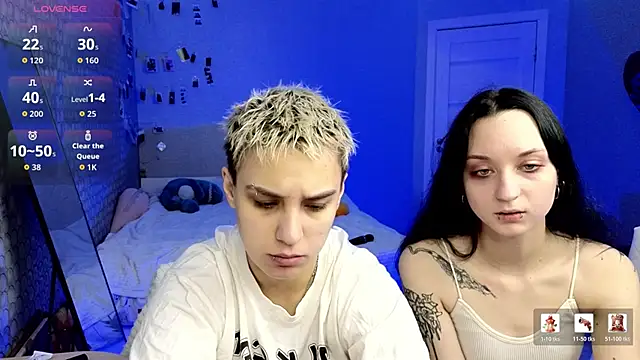 LuxuryLoverss online show from April 18, 2026, 11:14 am