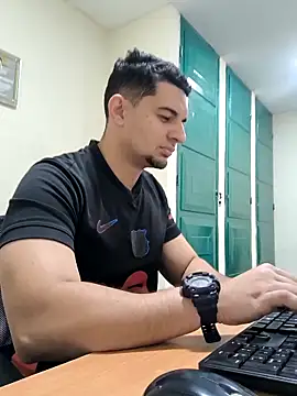 Snapshot of Jaramill07 chatting on February 28, 2026, 11:44 am Jaramill07 online show from February 28, 2026, 11:44 am