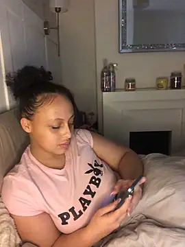 mayawesttt online show from April 14, 2026, 2:23 pm