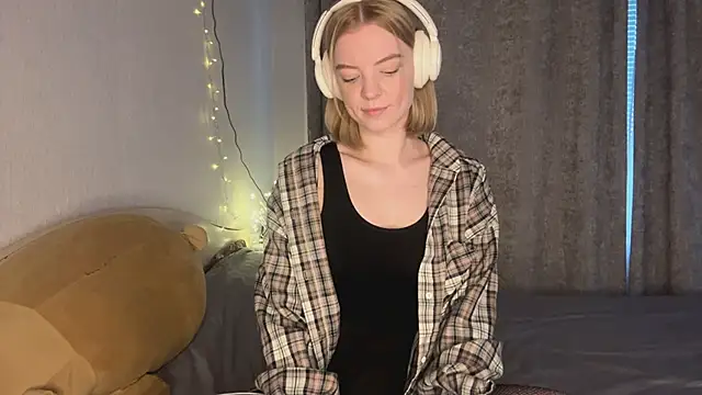 Snapshot of Marry_Sornatiko chatting on March 19, 2026, 3:27 pm Marry Sornatiko online show from March 19, 2026, 3:27 pm