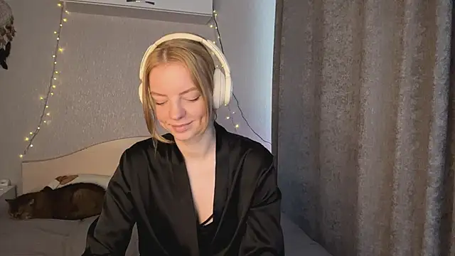 Snapshot of Marry_Sornatiko chatting on March 29, 2026, 3:12 pm Marry Sornatiko online show from March 29, 2026, 3:12 pm