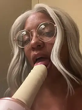 princessandthefootjob online show from April 25, 2026, 11:13 am