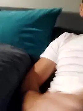 Andrew 742 online show from April 10, 2026, 11:04 am