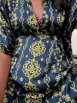 Lovely sanah online show from March 4, 2026, 12:33 pm