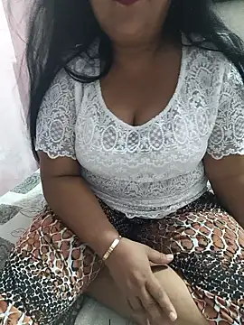 Moonae online show from April 10, 2026, 1:49 pm