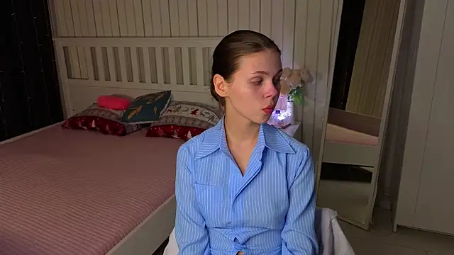 EarthaLevra online show from March 26, 2026, 8:03 pm