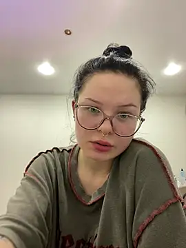 Snapshot of CindyMil chatting on May 22, 2026, 6:24 pm CindyMil online show from May 22, 2026, 6:24 pm