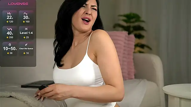 ClassyKatyy online show from April 7, 2026, 8:20 pm