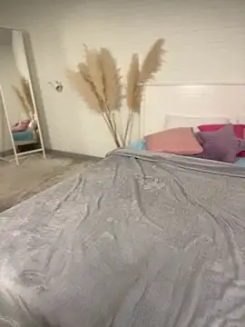 Anna Gilbert online show from April 11, 2026, 6:34 pm