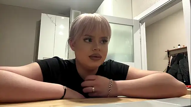 Snapshot of Lollyjollm chatting on February 24, 2026, 3:54 pm Lollyjollm online show from February 24, 2026, 3:54 pm