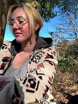 Snapshot of SherryBigTitts chatting on April 2, 2026, 8:23 am SherryBigTitts online show from April 2, 2026, 8:23 am