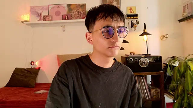 Snapshot of Sr_evann chatting on February 28, 2026, 3:02 pm Sr evann online show from February 28, 2026, 3:02 pm