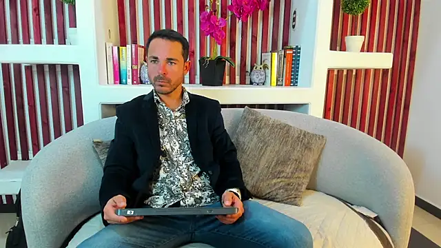 Adams Sanz online show from May 6, 2026, 7:52 pm