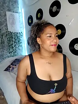 medusafox  online show from March 27, 2026, 4:40 am