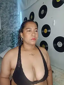 medusafox  online show from May 10, 2026, 4:50 am