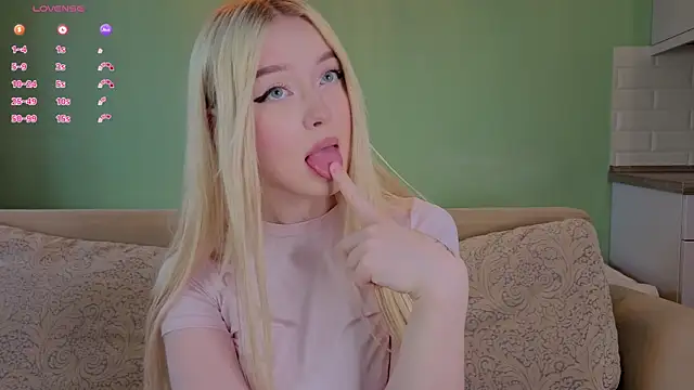 ChristinBland online show from April 4, 2026, 1:19 pm