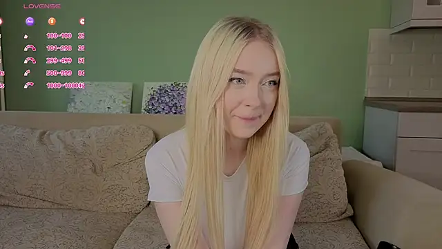 ChristinBland online show from April 16, 2026, 2:07 pm