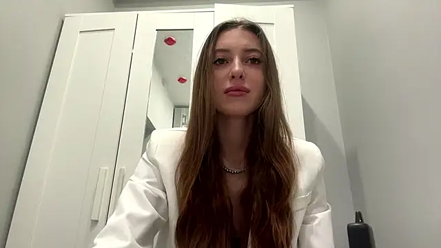 selena favn online show from March 19, 2026, 1:09 am