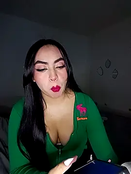 Snapshot of Latin_kitty333 chatting on February 25, 2026, 9:35 pm Latin kitty333 online show from February 25, 2026, 9:35 pm