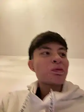 Tomnico 19 online show from April 5, 2026, 5:15 am