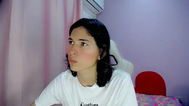 Snapshot of Larry_craft chatting on March 1, 2026, 8:44 pm Larry craft online show from March 1, 2026, 8:44 pm