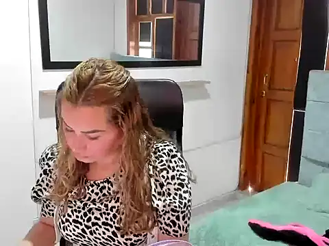 Snapshot of Julieta_star_ chatting on March 3, 2026, 7:09 pm Julieta star online show from March 3, 2026, 7:09 pm