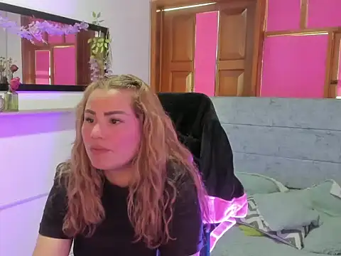 Snapshot of Julieta_star_ chatting on March 14, 2026, 6:24 pm Julieta star online show from March 14, 2026, 6:24 pm