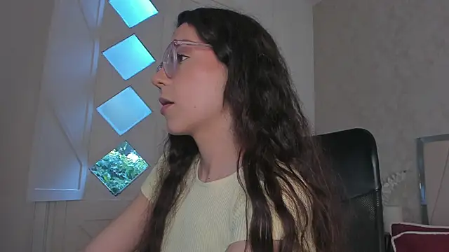 Arii wilde online show from April 9, 2026, 1:49 pm